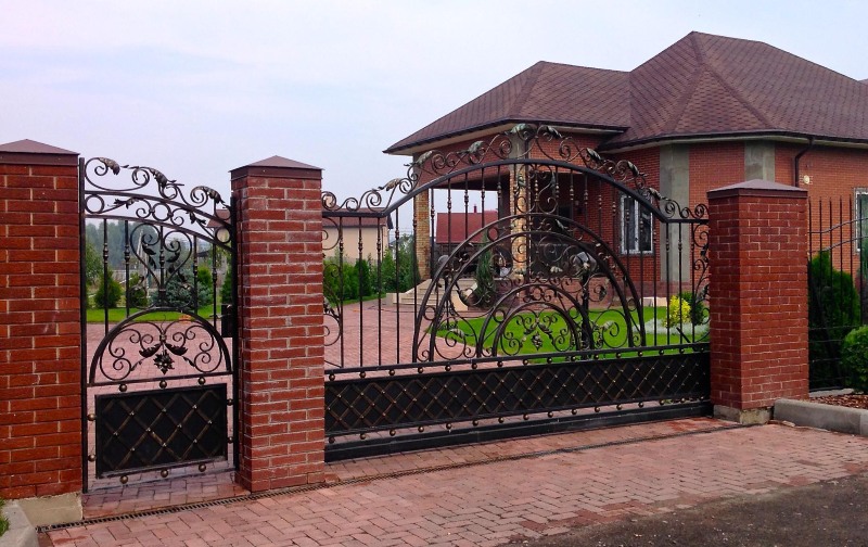 Кованые дорогие отьездные ворота. Одесса и одесская область.